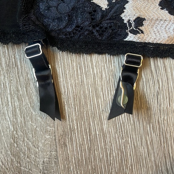 Vs black mesh lace lingerie garter mini dress 34d Victoria secret black and pink - Picture 4 of 9